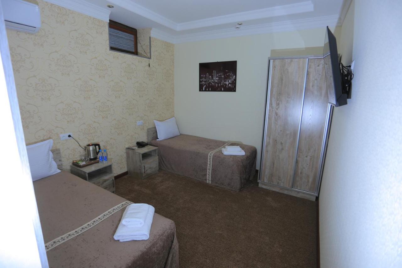Hayot Plaza Hotel Yunusobod 外观 照片