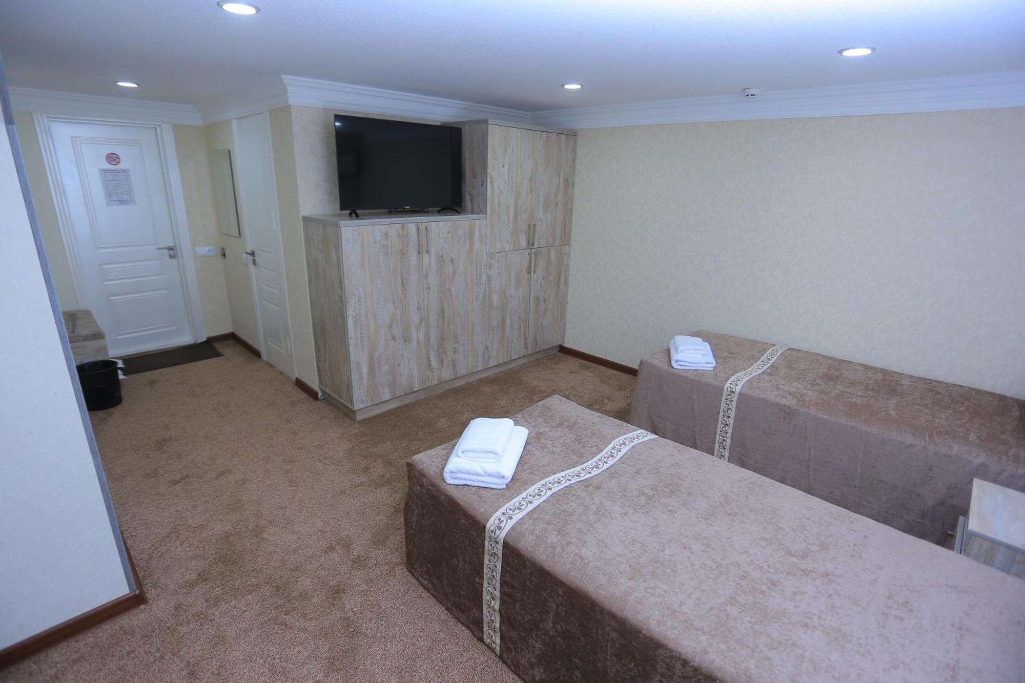 Hayot Plaza Hotel Yunusobod 外观 照片