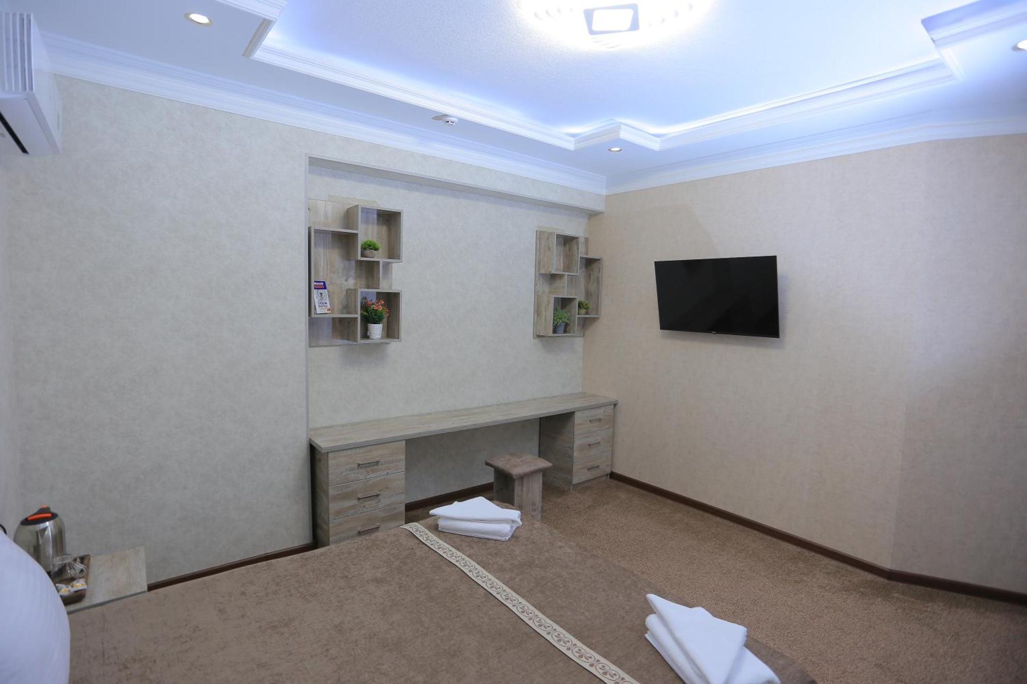 Hayot Plaza Hotel Yunusobod 外观 照片