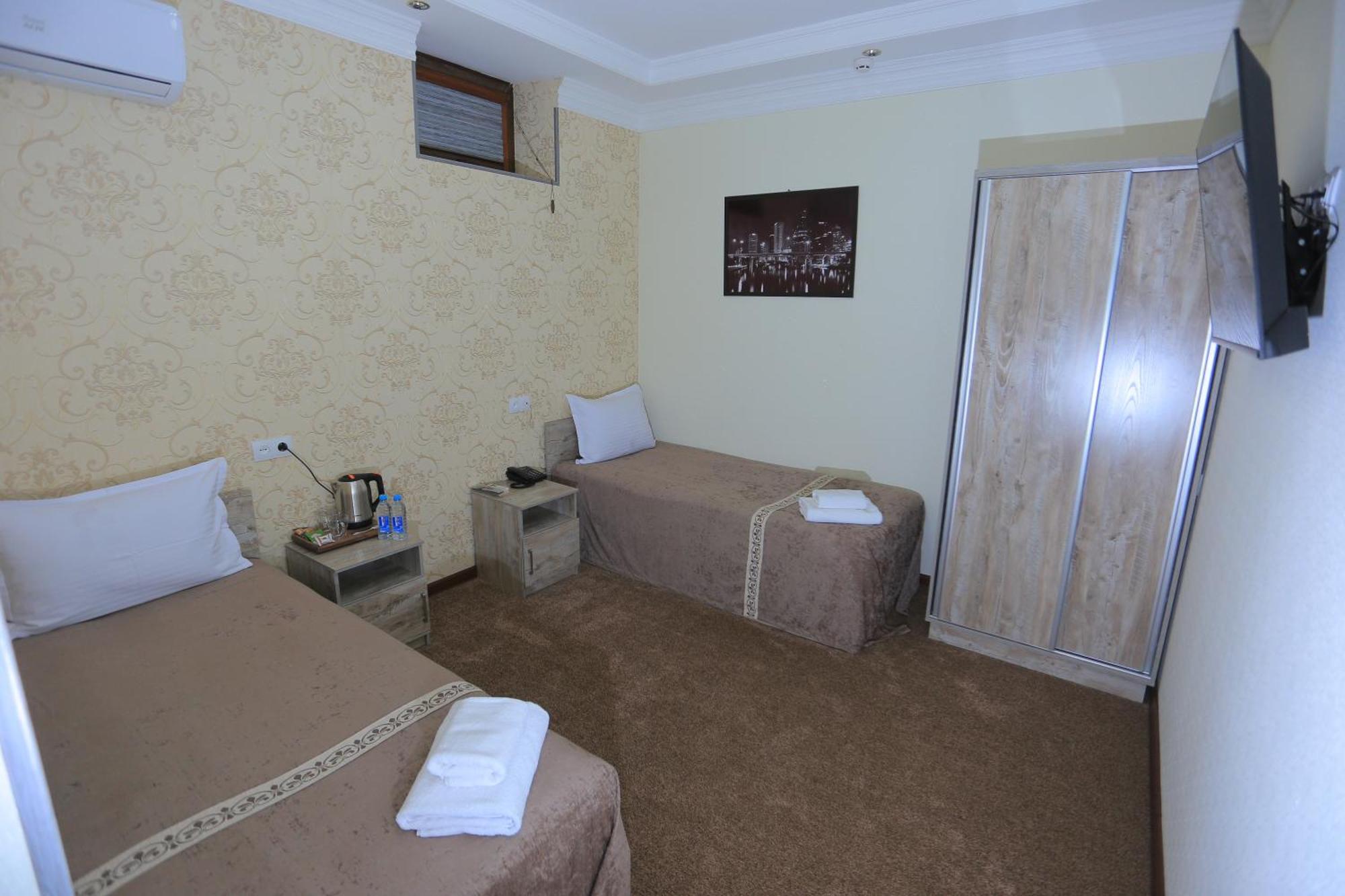 Hayot Plaza Hotel Yunusobod 外观 照片